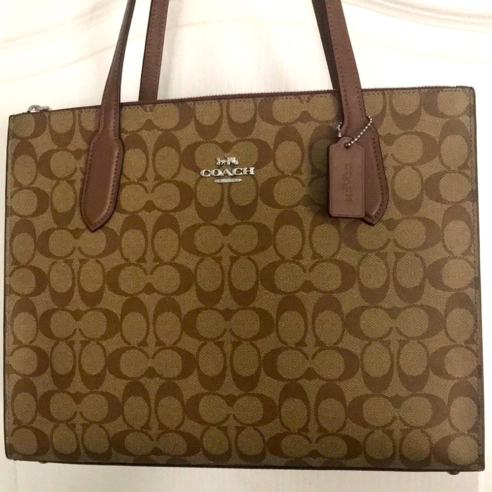 Coach Signature Tote. NWT